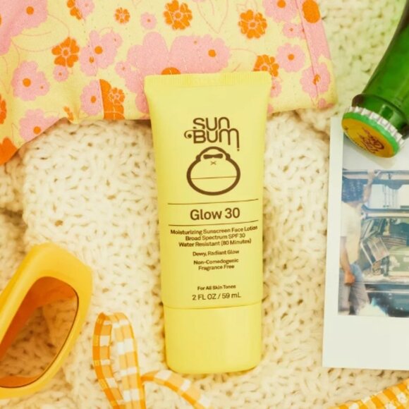 Sun Bum Glow Sunscreen Lotion SPF 30 NEW! Sunbum Glow tinted sunscreen lotion! - Picture 4 of 5